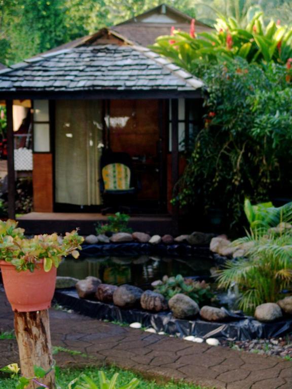 Tauhanihani Village Lodge La Vague Bleue Teahupoo Exterior photo
