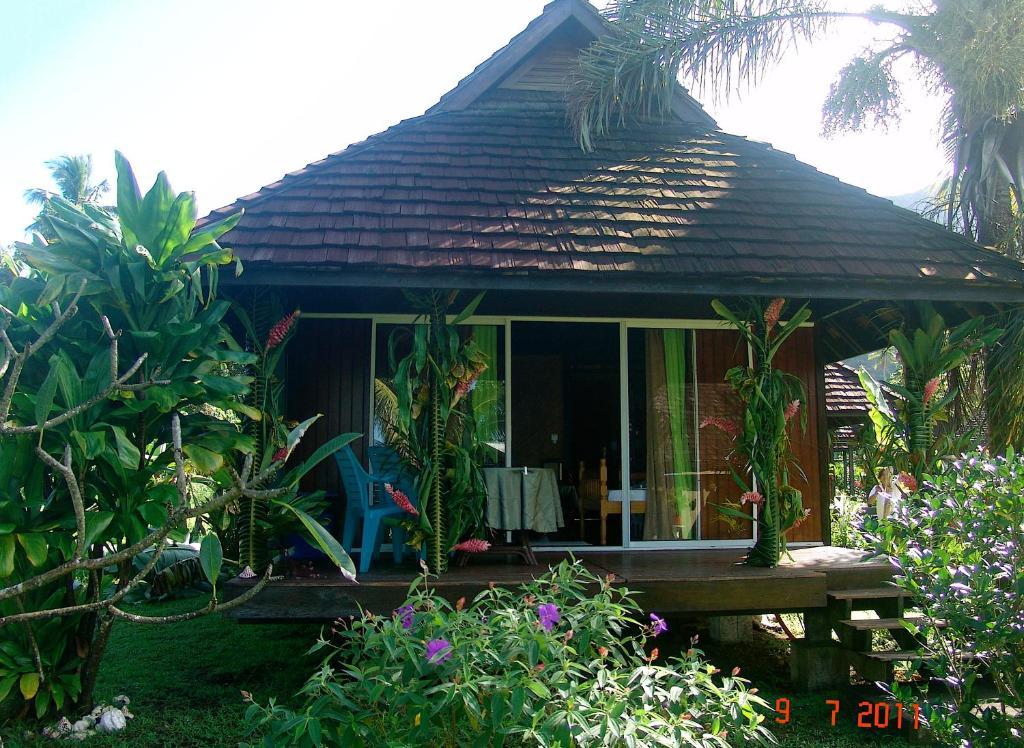 Tauhanihani Village Lodge La Vague Bleue Teahupoo Room photo